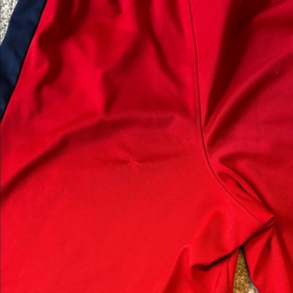 8-year-old Boy’s Clothes Bundle (10 pieces) - Picture 17 of 17